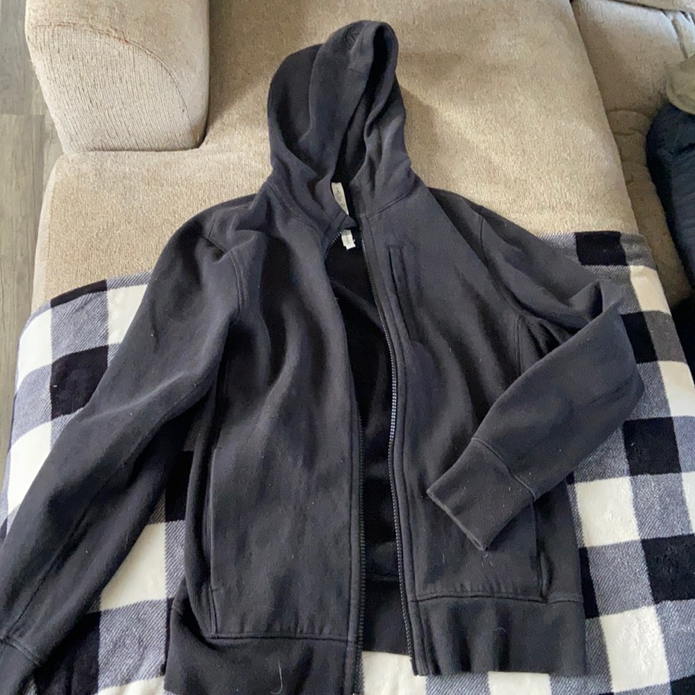 Lululemon sweatshirt